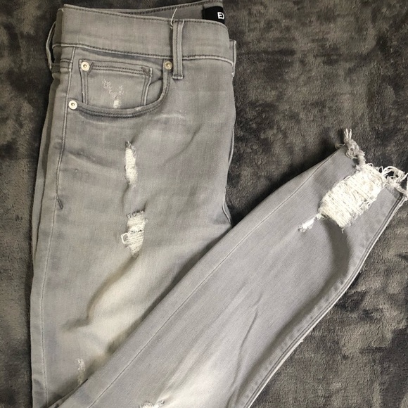 grey ripped jeggings